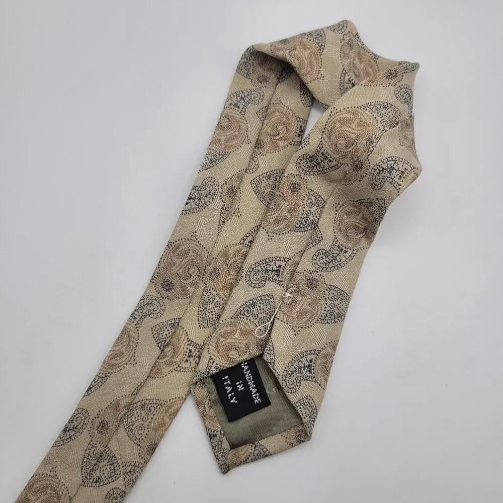 Giorgio Armani Tie Beige Paisley‎ Silk Necktie Handmade Luxury Designer Classic